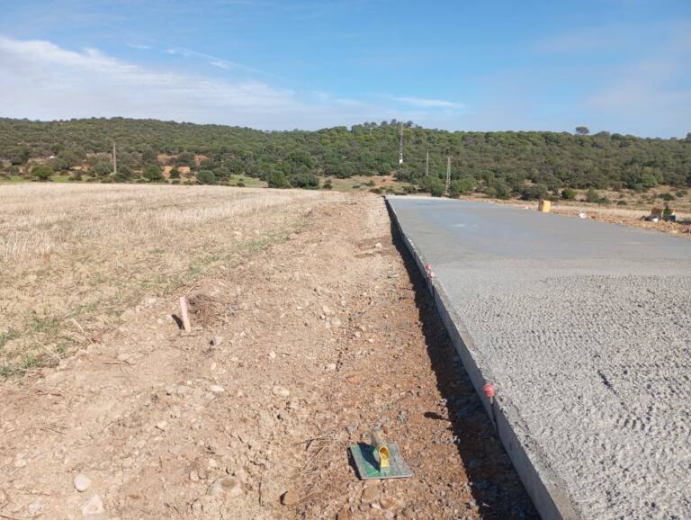 El hormigón devora uno de los últimos paisajes intactos a pie de Sierra Morena